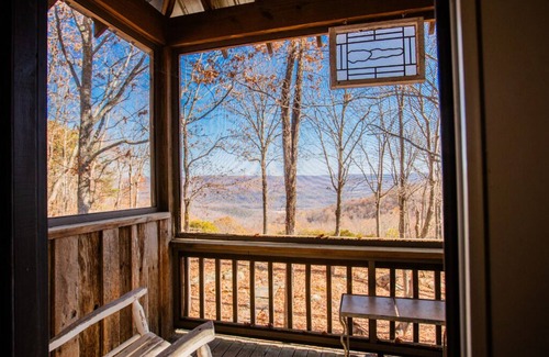 Sewanee Cabina | Rising Sun Retreat, 15 Acres on a Bluff - Sleeps 14+