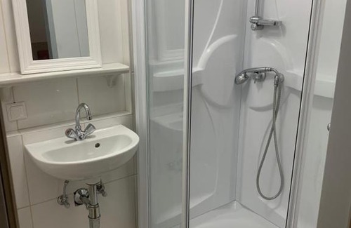 Gloggnitz Apartamento | Ristorante Adria