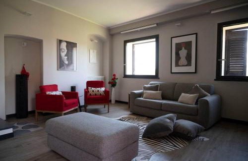 San Terenzo Casa | Ritratto di Donna