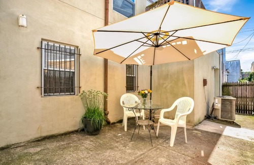 Graduate Hospital Apartamento | Rittenhouse Studio Apartment with Patio by ACT