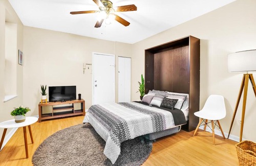 Graduate Hospital Apartamento | Rittenhouse Studio Apartment with Patio by ACT