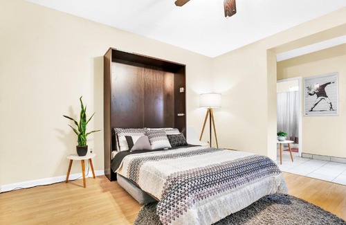 Graduate Hospital Apartamento | Rittenhouse Studio Apartment with Patio by ACT