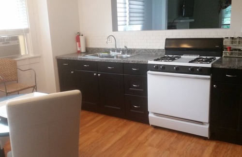 Lake Bluff Apartamento | Rivendell es una casa histórica con un apartamento renovado en el segundo piso