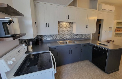 Center Point Cabaña | River 5 - Riverfront Cottage - Guadalupe River