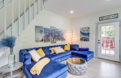 Mountain View Apartamento | River Access and Private Deck Mountain View Retreat