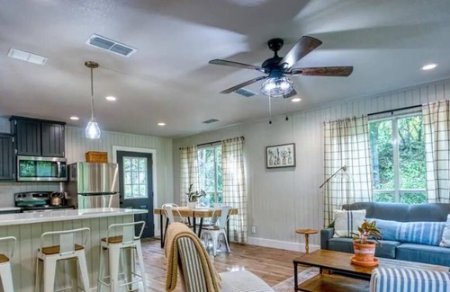 Kyle Cabina | River Access | Fire Pit | BBQ | Sleeps 17