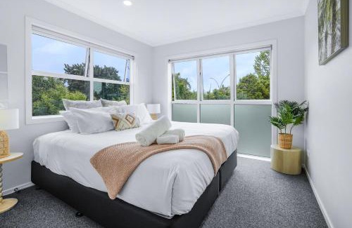Hamilton Casa | River City Retreat! King Bed & Central - By KOSH BNB