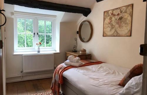 Brecon Casa | River Cottage Brecon: Hot Tub, Fire, Balcony, Wifi