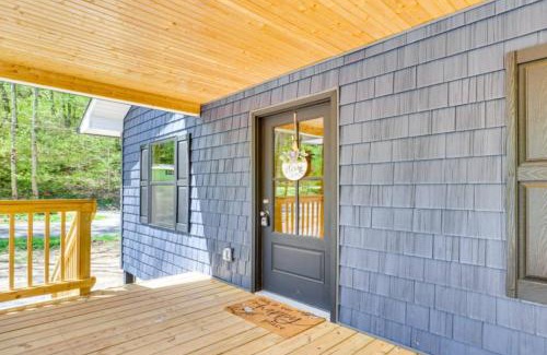 Tellico Plains Casa | River Escape River Front Cabin