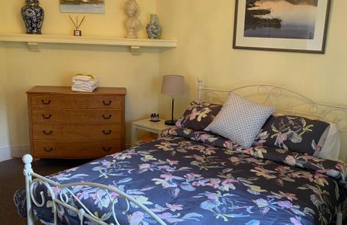 Huonville Casa | River Front Estate