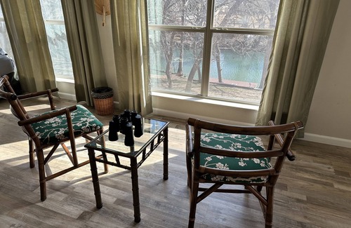 Canyon Lake Casa | River front! 🦮Friendly! 🛶Canoe, kayak/SUP, 🚤Boat rental. 2min from Whitewater