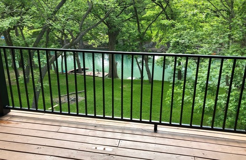 Canyon Lake Casa | River front! 🦮Friendly! 🛶Canoe, kayak/SUP, 🚤Boat rental. 2min from Whitewater