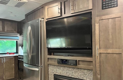 Center Point Casa | River Front RV campsite on the Guadalupe, private RV park with tons of space.