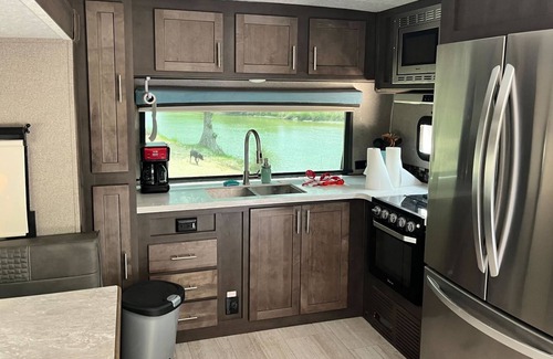 Center Point Casa | River Front RV campsite on the Guadalupe, private RV park with tons of space.