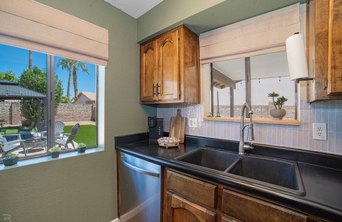 Mesa Del Sol Casa | River Fun Awaits! Pool, Putting Green, Arcade & More – Sleeps 8!