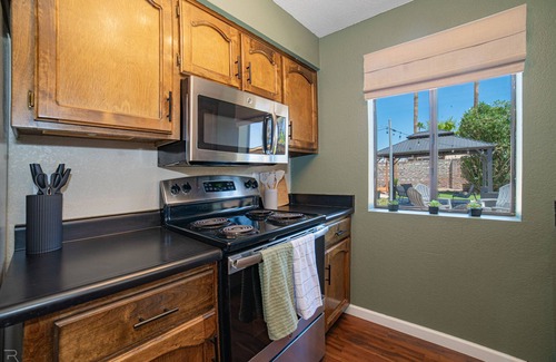 Mesa Del Sol Casa | River Fun Awaits! Pool, Putting Green, Arcade & More – Sleeps 8!