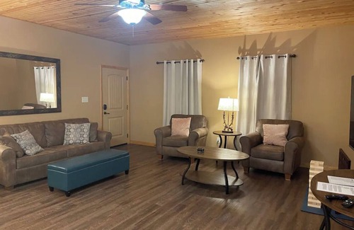 Gruene Condominio | River Getaway in Historic Gruene. Walk to river, shops, restaurants, and more!