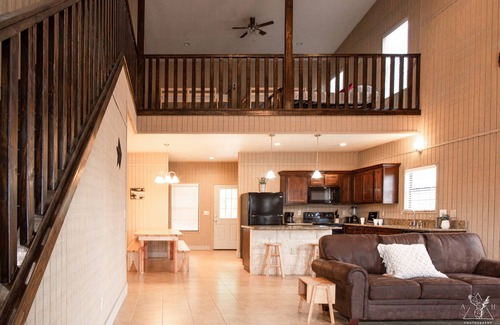 Concan Casa | River Grove Rentals House # 9