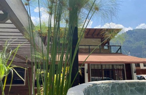 Banos de Agua Santa Casa | River House II