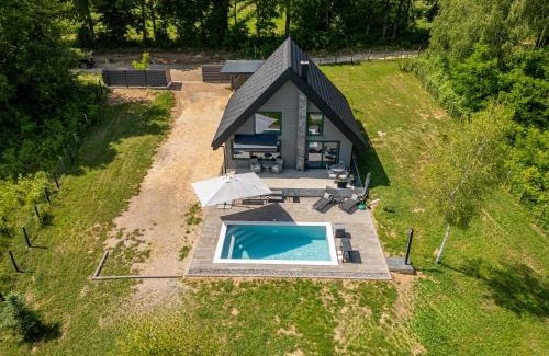 Gospic Chalet De Esquí | River House Moon