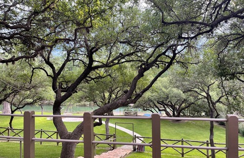 Uvalde County Casa | River House on the Frio River, Rio Frio, TX