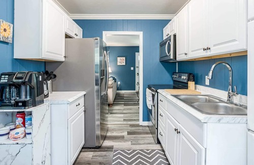 Millville Casa | River & Kayak Cottage, Hot Tub, Deck, Grill, WiFi!