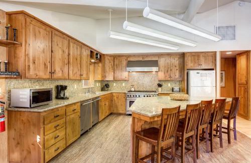North Wawona Casa | River Lodge