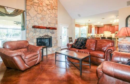 Wimberley Casa | River Mountain Retreat