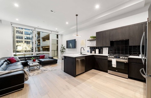 West Town Apartamento | River North Central Home With Balcony