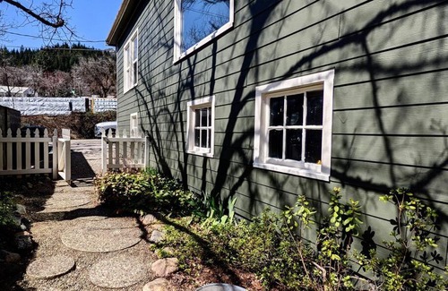 Dunsmuir Chalet De Esquí | River Oak Retreat - Upper Sacramento Riverfront!
