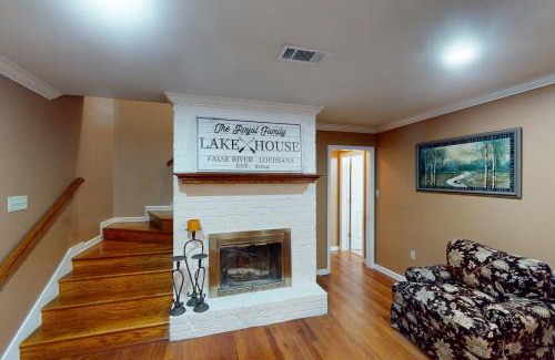 New Roads Casa | River on the Pointe