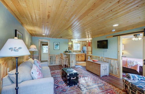 Howard Casa | River Place Retreat- Perfect Retreat for Large Groups or Families