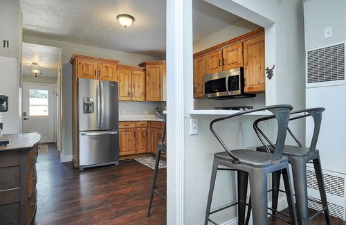 Salida Casa | River R&R Historic mountain views. Ski Monarch 25 miles. Blocks from downtown.