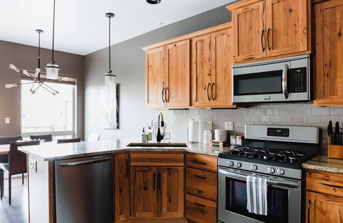 Salida Casa | River Retreat & Decked Out - Walk to town - 3BD