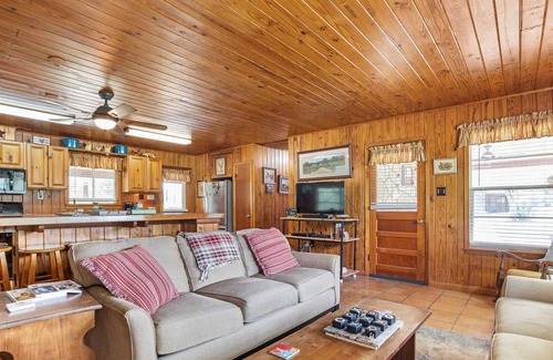 Bandera Casa | River Ridge Cabin en la Medina