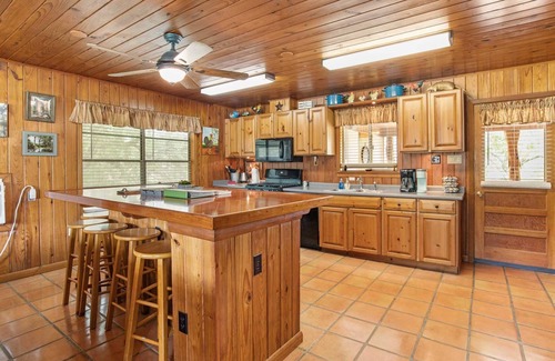 Bandera Casa | River Ridge Cabin en la Medina