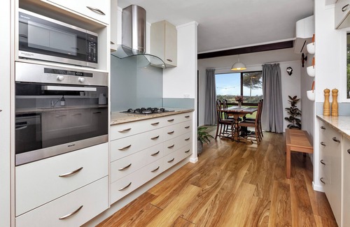 Ruakaka Casa | River Ridge Retreat - Ruakaka Holiday Home