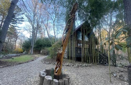 Asheville Casa | River Rock Cabin