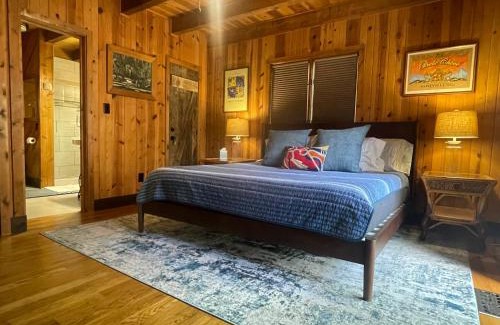 Asheville Casa | River Rock Cabin