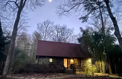 Asheville Casa | River Rock Cabin