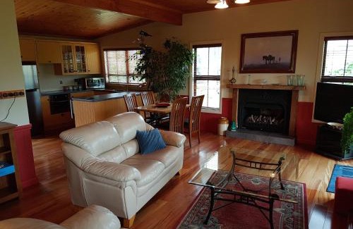 Lowburn Casa | River Rock Estate
