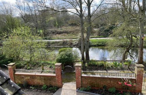 Fakenham Casa | River Rose