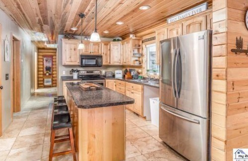 Mammoth Creek Cabina | River Run is the perfect escape to the southern Utah mountains for peace and beauty