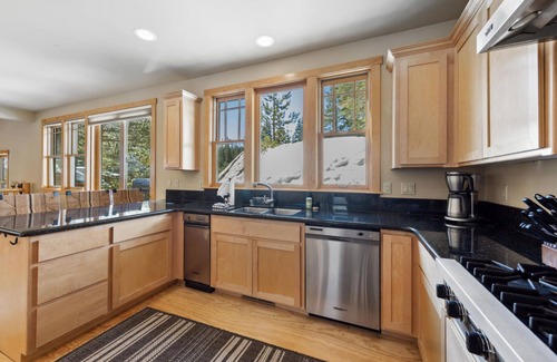 Lake Tahoe Casa | River Run Mountain Townhome