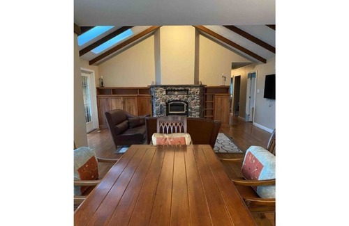 Kingsclear Cabaña | River’s Edge Cottage