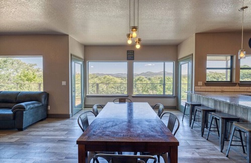 Concan Cabina | River's Edge Lodge #2 on the Frio