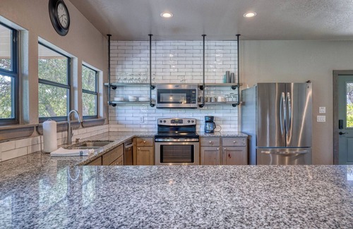 Concan Cabina | River's Edge Lodge #3 on the Frio