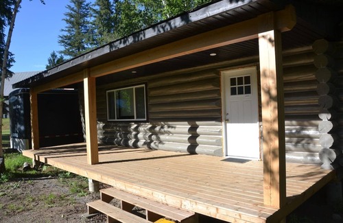 Clearwater Cabina | River's Edge Retreat - Granite Glamping Cabin