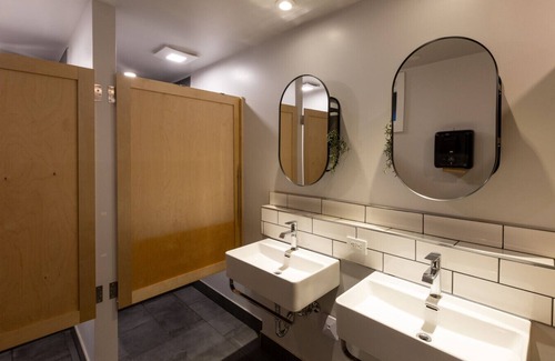 Clearwater Cabina | River's Edge Retreat - Granite Glamping Cabin