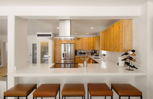 Leaburg Casa | River's Rest: Waterfront, Hot Tub, Pool table